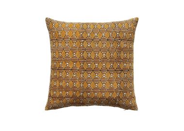 כרית נוי בד 50*50 בגוון קרמל דגם לילי