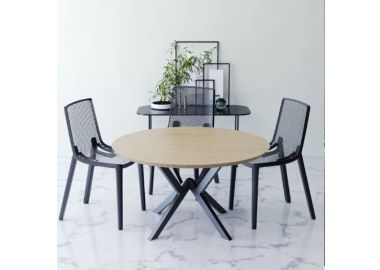 פינת אוכל עגולה דגם ונציה עם 4 כסאות בגוון שחור