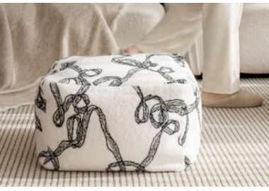 הדום מעוצב בגווני שחור ולבן דגם Ribbon