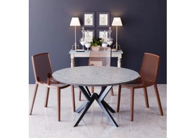 פינת אוכל עגולה בגוון גרניט אפור דגם פיזה עם 4 כסאות בגוון חום