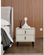 שידת לילה 40*50 ס"מ מרופדת דמוי עור בגוון אבן דגם אטיק